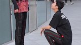 女孩子想要的仅仅是一束花而已