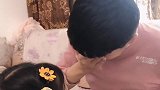 媳妇让老公刷碗，没想到爸爸却找萌娃当靠山，这是人干的事么