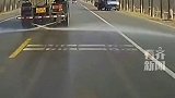 洒水车遇路人主动关水