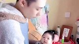 女子分享老公和宝宝的视频