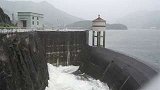 浙江：象山上张水库开闸放水，腾库容承接台风烟花降雨