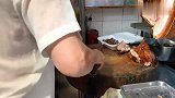 香港美食：香港烧腊店，快刀斩出炉烧鸭，汤汁四溅！