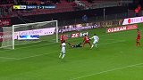 第74分钟斯特拉斯堡球员达科斯塔射门