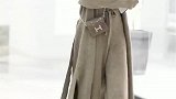 女孩喜欢穿紧身的衣服，而富婆喜欢穿宽松的，你知道为什么吗