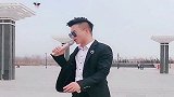 民间男歌手翻唱《小薇》，深情的嗓音，好听到心醉！