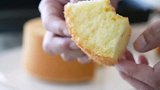 小孩子最爱吃的香草蛋糕来喽，做起啦超简单的！
