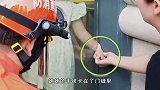哥哥因过失导致妹妹受伤，而家长的态度却令人心寒！纪录片