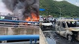 贵阳一车辆高架桥自燃引燃别车 两车被烧成骨架有人被送医