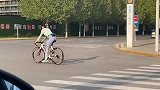 妹子，这么好的条件，不蹬三轮可惜了