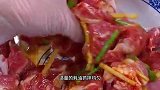 做梦都没想到，把猪肉和口蘑结合在一起，出锅竟然是一道人间美味