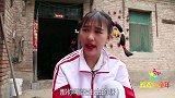 小花拿许愿糖和欢欢姐妹一起吃，吃完糖可以许愿的糖果，太有趣了