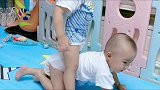 龙凤胎妹妹天天欺负哥哥，妈妈三天不打妹妹，妹妹就这样欺负哥哥