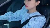 美女开新车和朋友炫耀，结果被狠狠打脸，真尴尬！