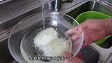 丝瓜不再炒着吃，试试这种做法，简单又不失营养，熟后丝瓜不黑！