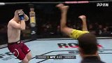 这也太骚了吧！UFC选手在比赛时玩起了后空翻