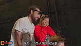磁流体滴向磁铁时，能够模拟人坠入黑洞吗？慢镜头下太有趣！
