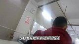 武汉一男子吃饭时听邻桌聊天发现逃犯，求证后立即报警，抓捕视频曝光