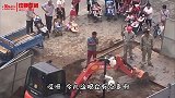 又一位“微笑姐”走红网络，本来快睡着了，一下就精神了