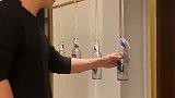 啤酒瓶有这么脆弱吗, 还是大哥的手太厉害了