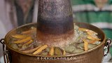 人生如沸，这种跟火锅很像的菜叫炊锅菜，你一定没有吃过