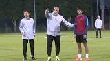 苏宁易购冬训趣事：分组对抗黄紫昌当队长 怀疑奥帅在骗晚饭