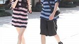 想不想亲亲抱抱举高高？