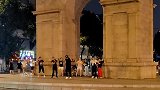 广州多人在抗日阵亡将士陵园跳舞 陵园：已联合街道对其劝阻制止