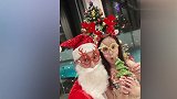 吴尊“舍命陪女儿”首扮圣诞老人造型搞笑，昔日男神成谐星