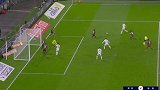 第85分钟里昂球员孟菲斯射门 - 打偏