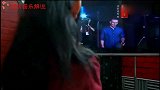 中国好声音：嗓子里咯痰了？那英一脸惆怅，这该不该转啊？