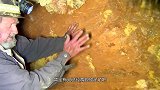 世界最没“尊严”的金矿，随手一挖就是黄金，但却没人愿意去