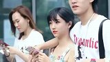 这个姑娘笑起来好甜哪，一定很幸福