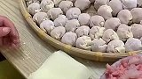 饺子皮薄馅多，见状直呼良心