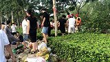 河南新乡：卫河出现漫堤险情，他们自发建起临时“大坝”