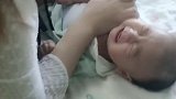 三个月的小宝宝打针，没想到一针下去，宝宝居然哭成这样！