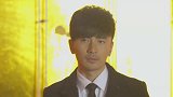 黑老大舞厅闹事，非拉歌女喝酒，万万没想到小伙二话不说出手教训