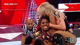WWE-18年-RAW第1304期：女子单打赛 安博穆恩VS布里斯-单场