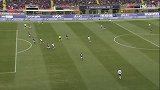 第30分钟热那亚球员萨纳夫里亚射门