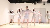 第一见颜值这么高的伴娘团，正在认真彩排舞蹈