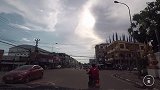 实拍老挝第一大城市，感觉就像中国的一个县城
