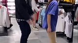 没事你跑什么呀还以为你要逃单呢