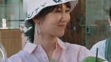 杨紫喝到免费特调，王俊凯wink回应超迷人，杨紫抱头尖叫！