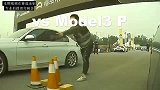 赛道挑战特斯拉Model3高性能版，惨遭蹂躏，结尾奖品很讽刺