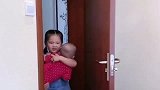 姐姐整天在家带弟弟，妈妈晚上不睡早上不起，这一天天的也没谁了