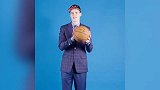 篮球-17年-换走巴特勒的男人！公牛7号新秀马尔卡宁拍时尚帅照-专题