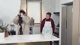 陈翔六点半：女儿失恋回家，母亲却笑掉大牙是为什么？
