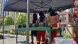 现在的消防员个个是人才，训练场成了“打碟”现场