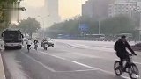 北京寒潮蓝色预警，今天最高气温仅2℃，注意防寒保暖