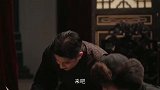 霞光：台上白毛女演得传神，台下两美女入戏太深，直接砸场子
