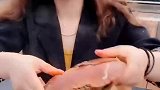 吃的面包蟹真不容易啊，真的脑瓜疼！